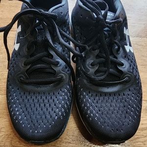 Women's Under Armour Charged Tennis Shoes - Size 6.5